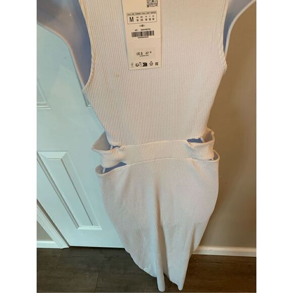 Zara white dress size medium cut out - Picture 4 of 5